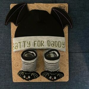 NWT baby hat and sock Halloween set